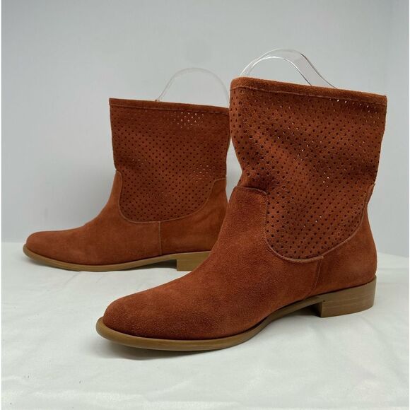Sundance Suede Boots NWOB perforated, cinnamon color, soft suede EU 39 US 8.5 - Picture 1 of 8